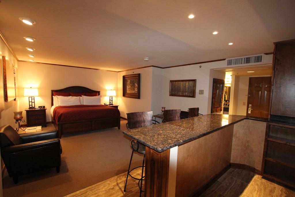 Grand Z Hotel Casino By Red Lion Hotels (Adults Only) Central City エクステリア 写真